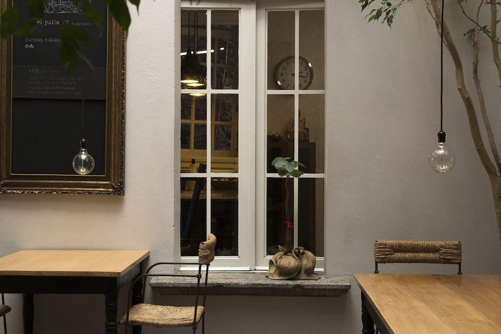 El Patio 77 39/50