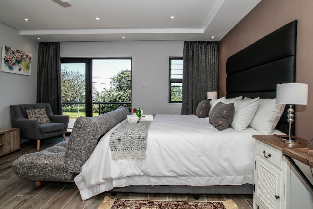 LUXURY, STUDIO, SUITE
