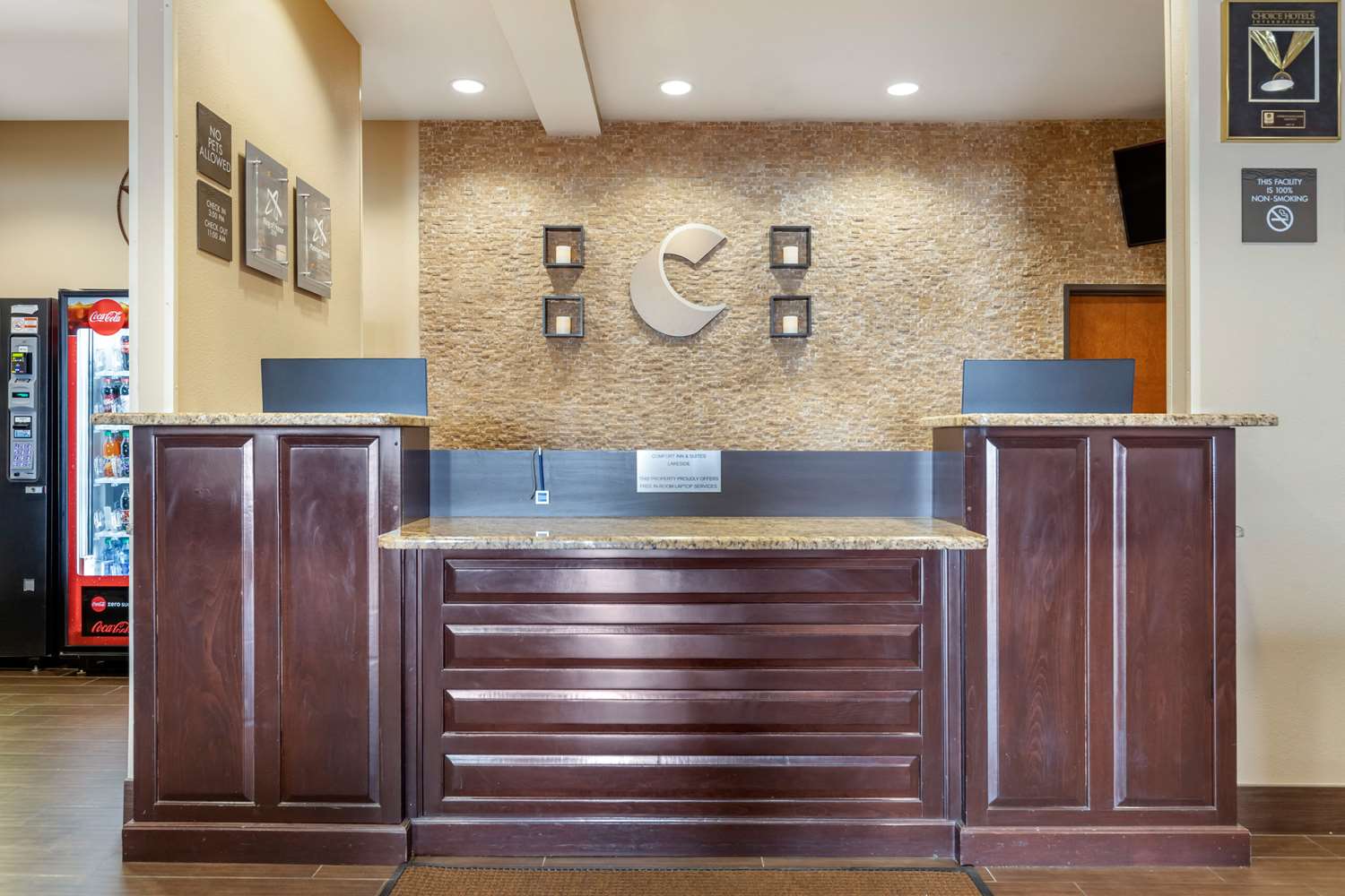 Comfort Inn Suites Lakeside 3/37