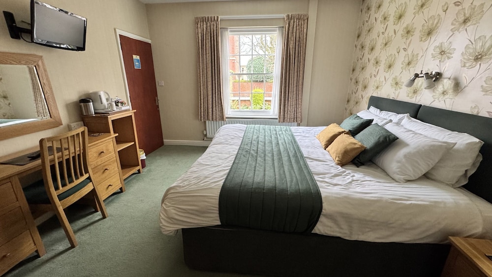 The Coach House 24/42