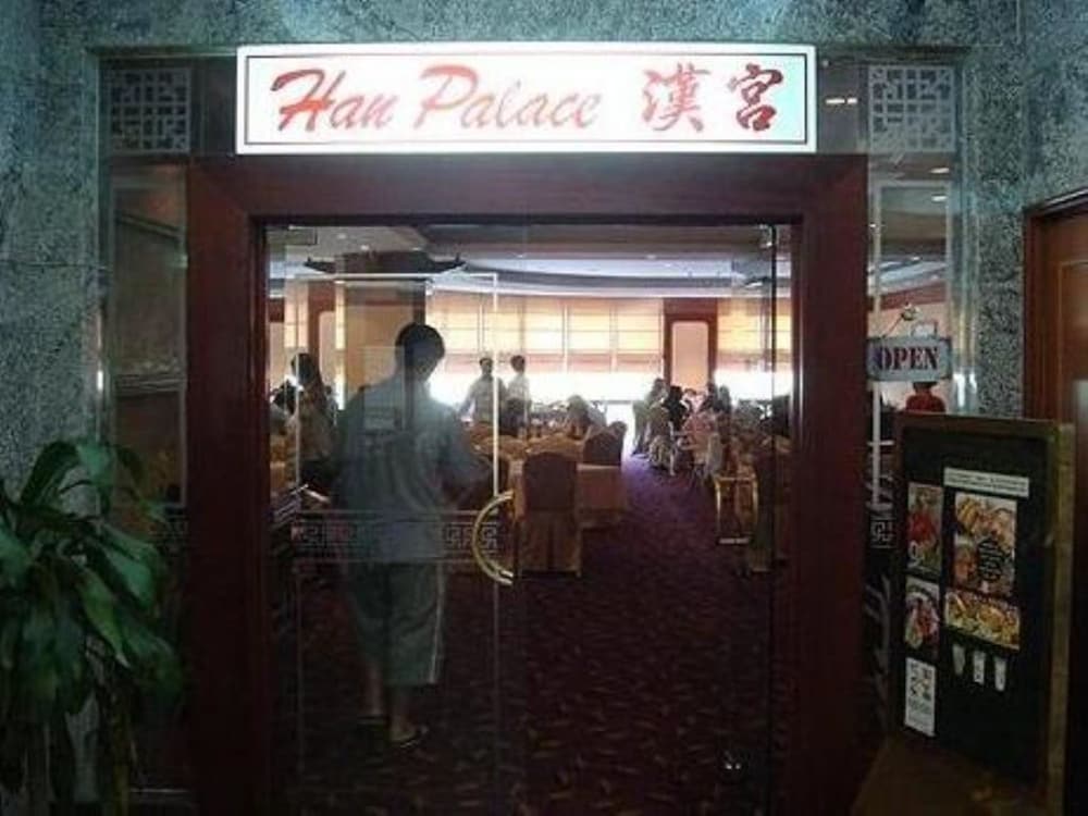 Grand Palace Hotel 33/39