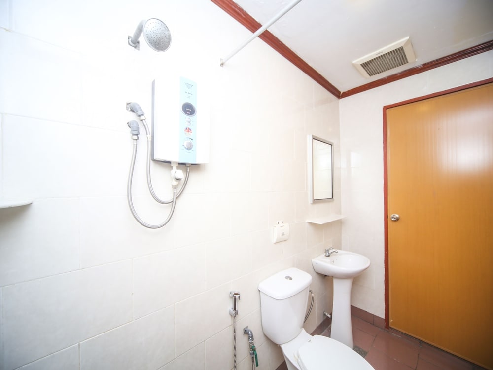 OYO 1027 Hotel London 16/16