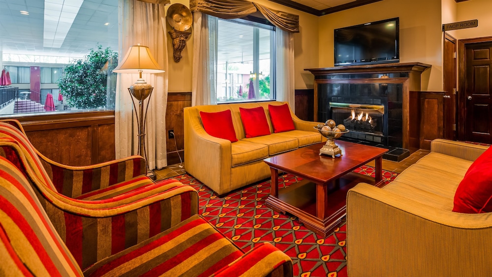 Best Western Plus Burlington 30/49