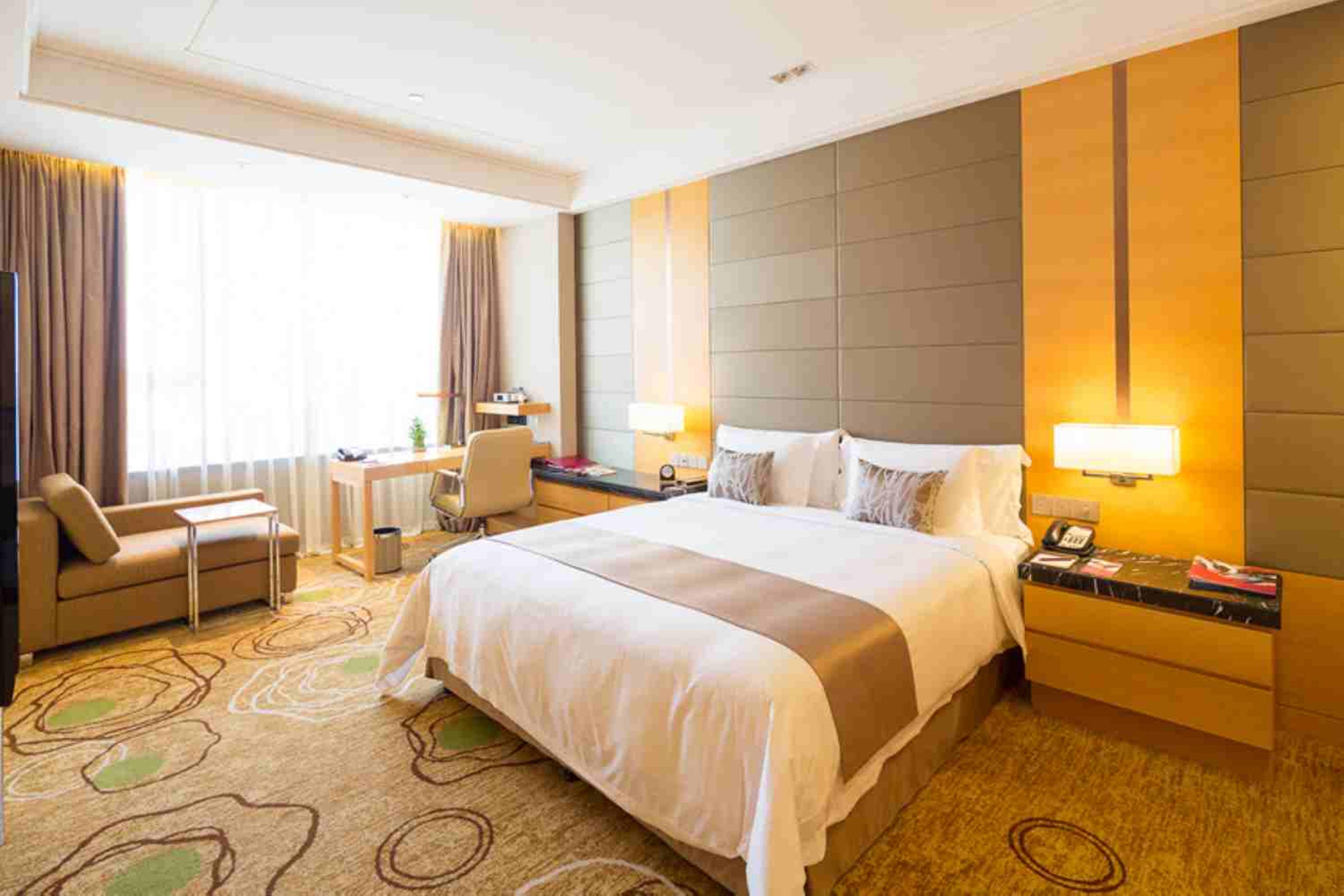 Hollywood, Standard, Twin Beds, Golf Course View