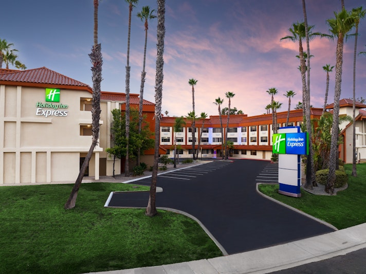 Holiday Inn Express La Mesa Near SDSU 68/72