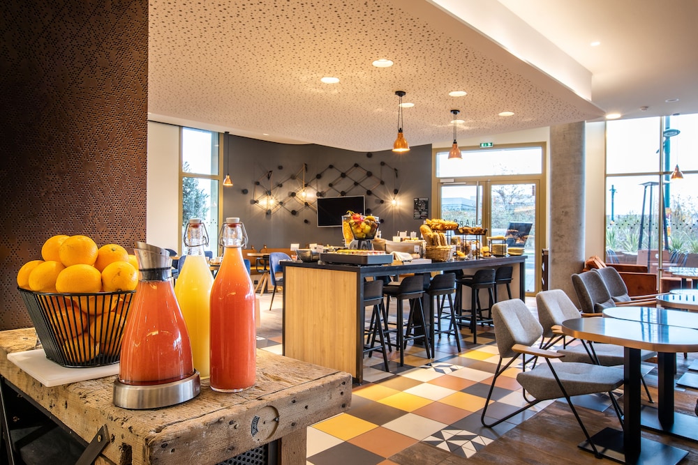 Mercure Paris Gennevilliers 65/76