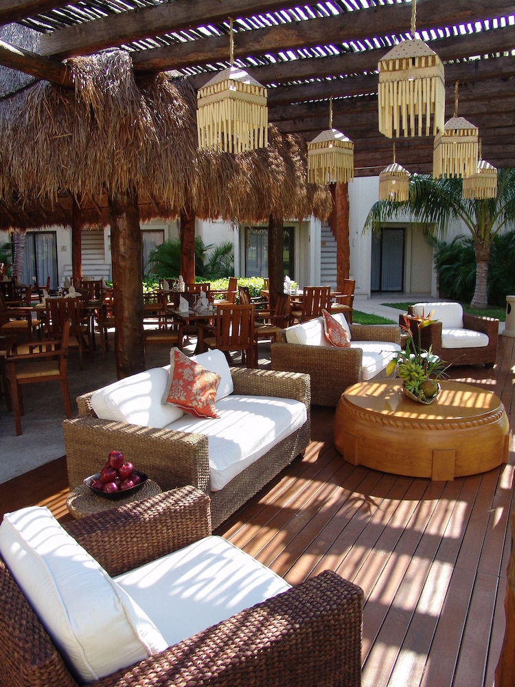Laguna Suites Golf & Spa 33/50