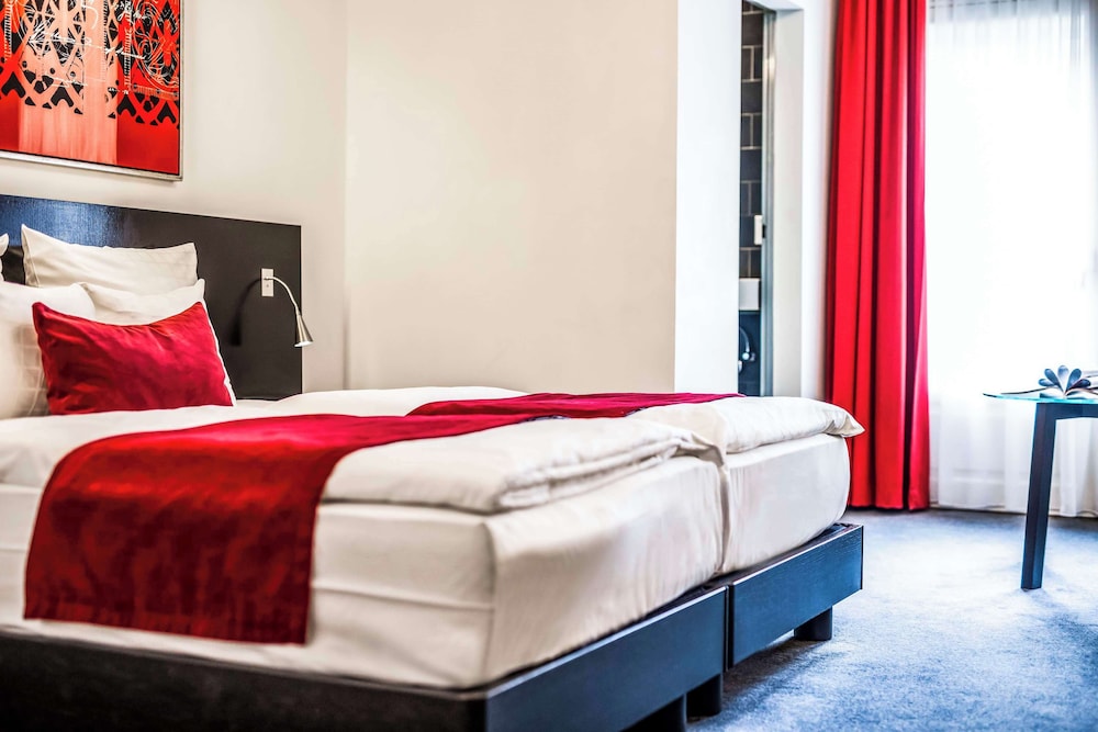 PLUS, SUPERIOR, TWIN BEDS