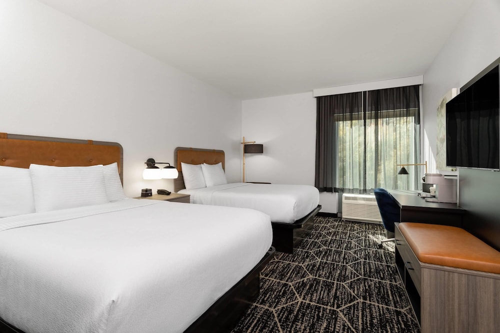 La Quinta Inn & Suites by Wyndham Olive Branch 19/46