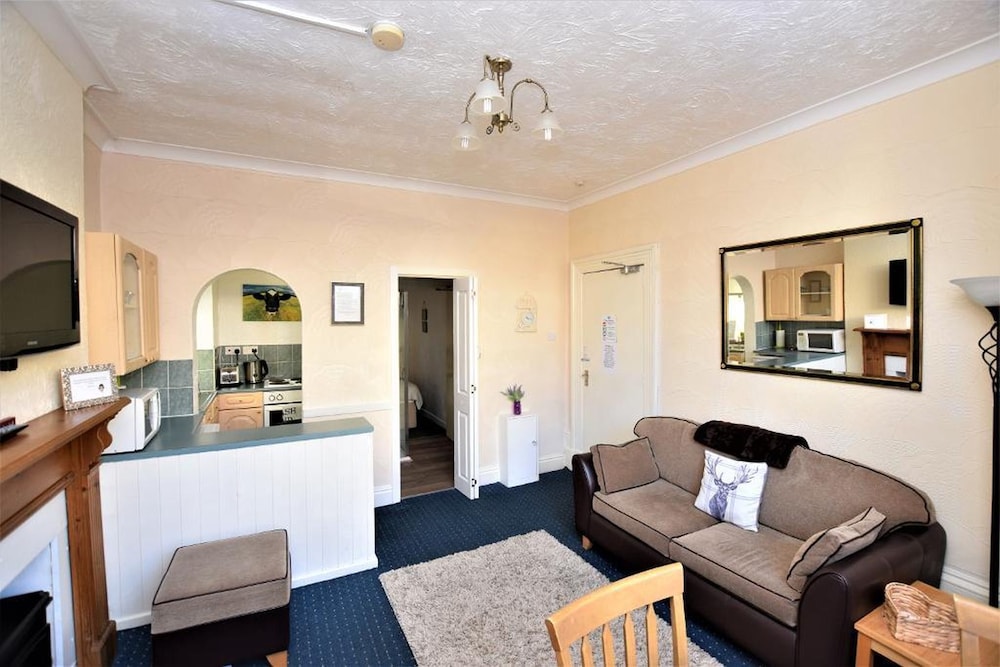 Bridle Lodge Superior Apartments 30/50
