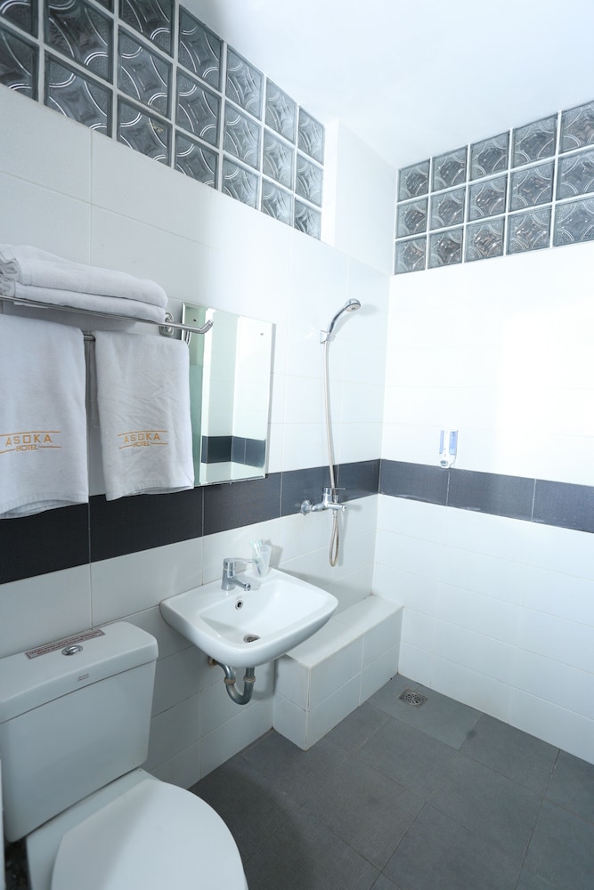 Asoka Hotel 20/48