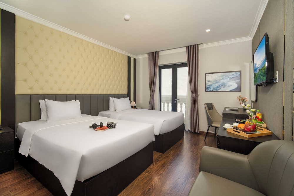 Monaco Hotel 20/49