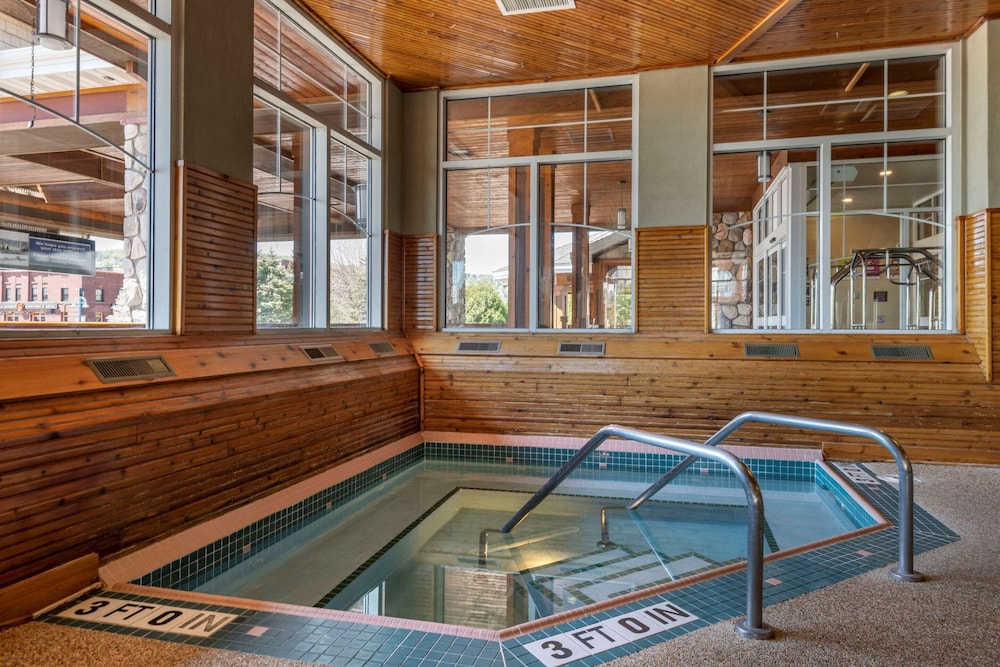 swimming pool spa