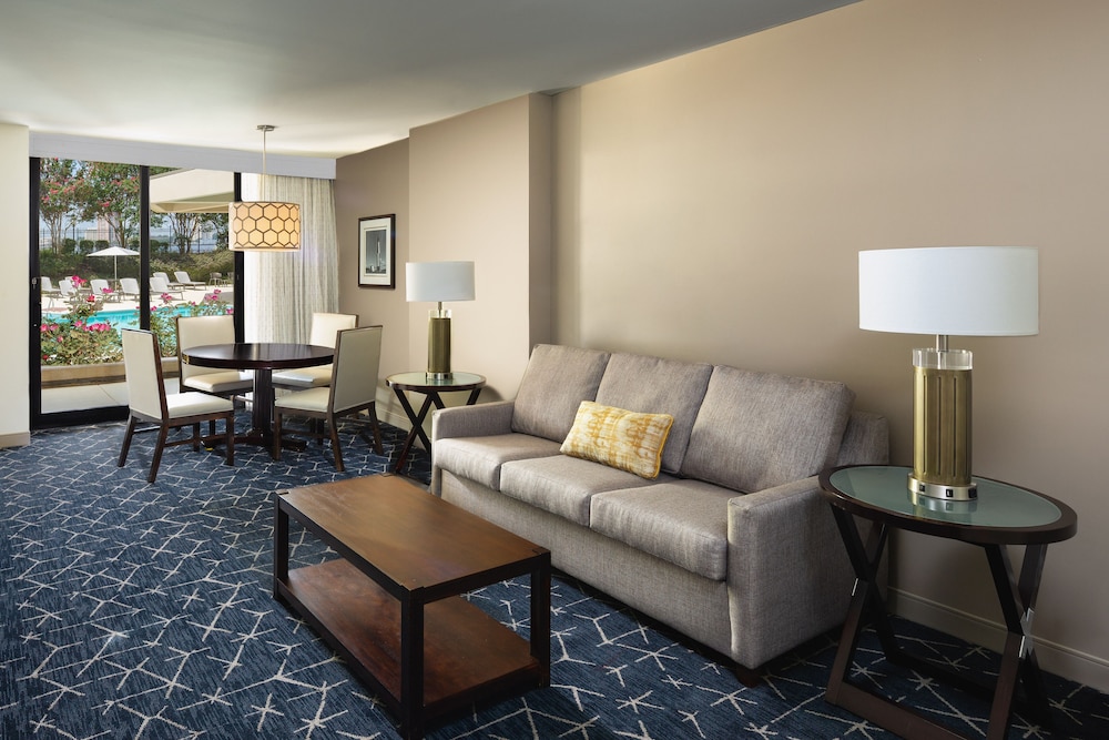 Sheraton Norfolk Waterside 29/55