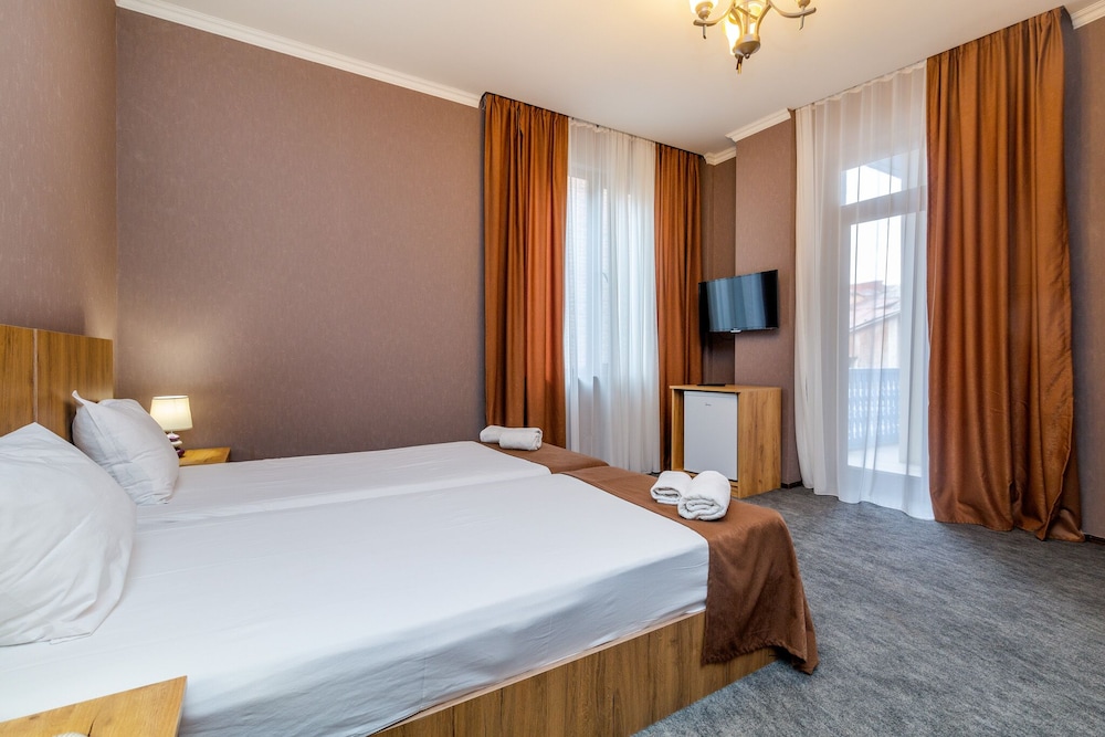 STANDARD, TWIN BEDS, COURTYARD VIEW, BALCONY