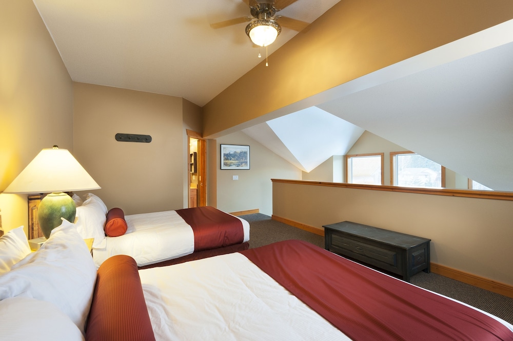 Lizard Creek Lodge 10/52
