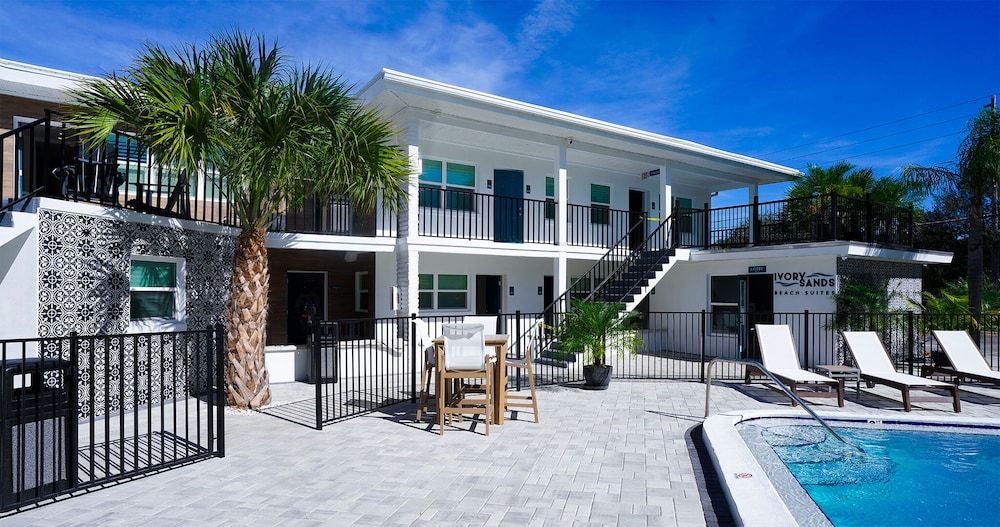 Ivory Sands Beach Suites 7/50