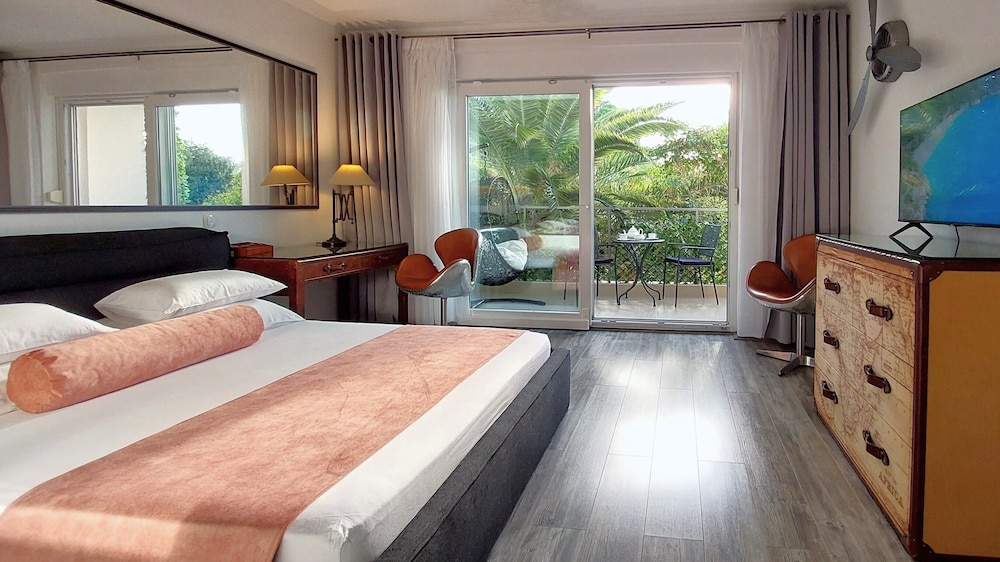 Refresh Boutique Apartments 13/50