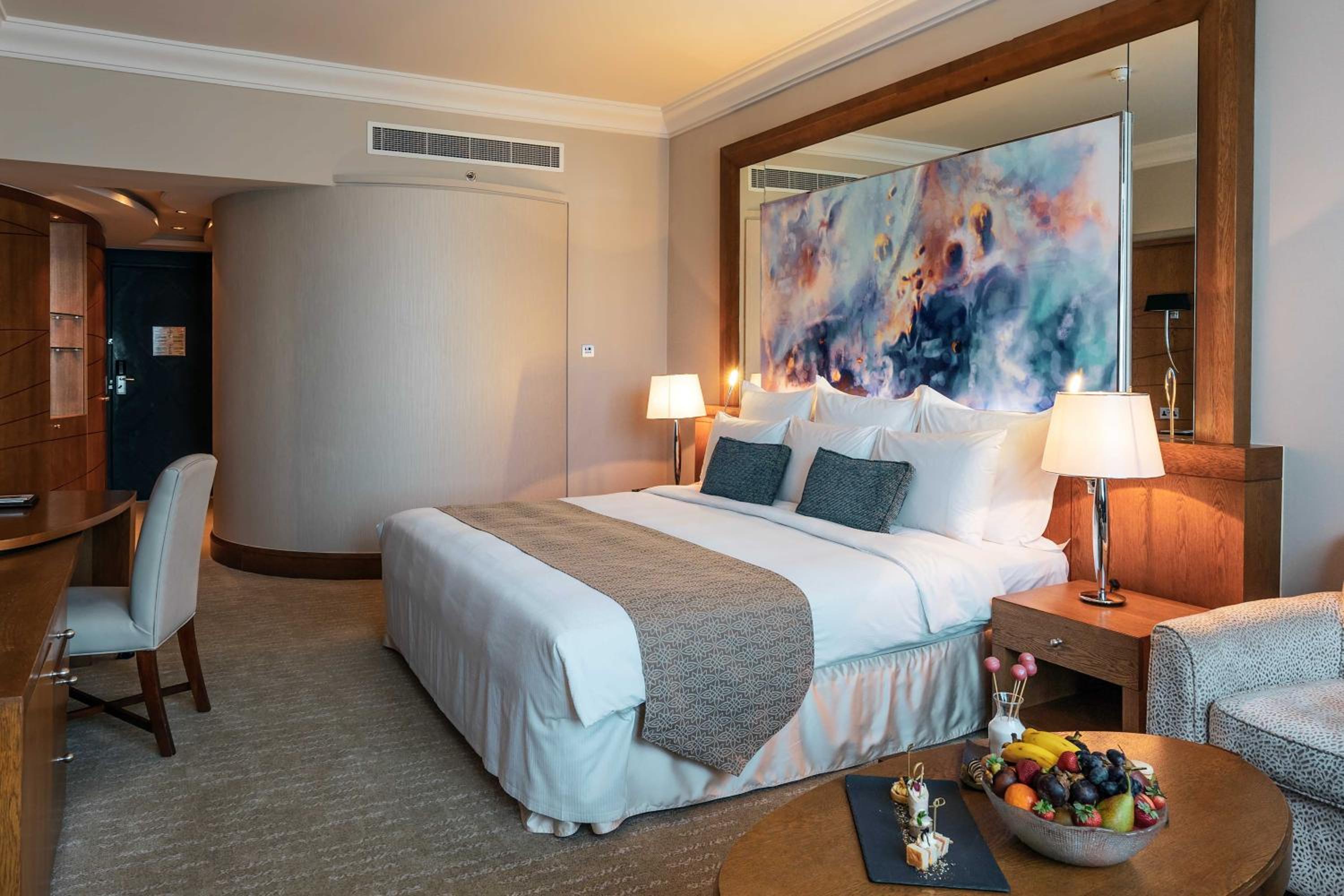 Platinum, King Bed