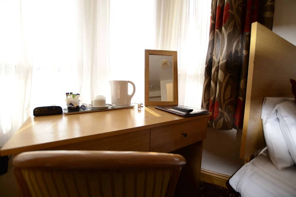 Britannia Inn Hotel Ilford 56/64