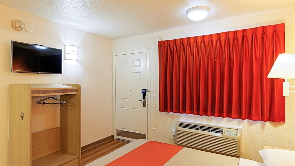 Motel6 Chico, CA 29/39