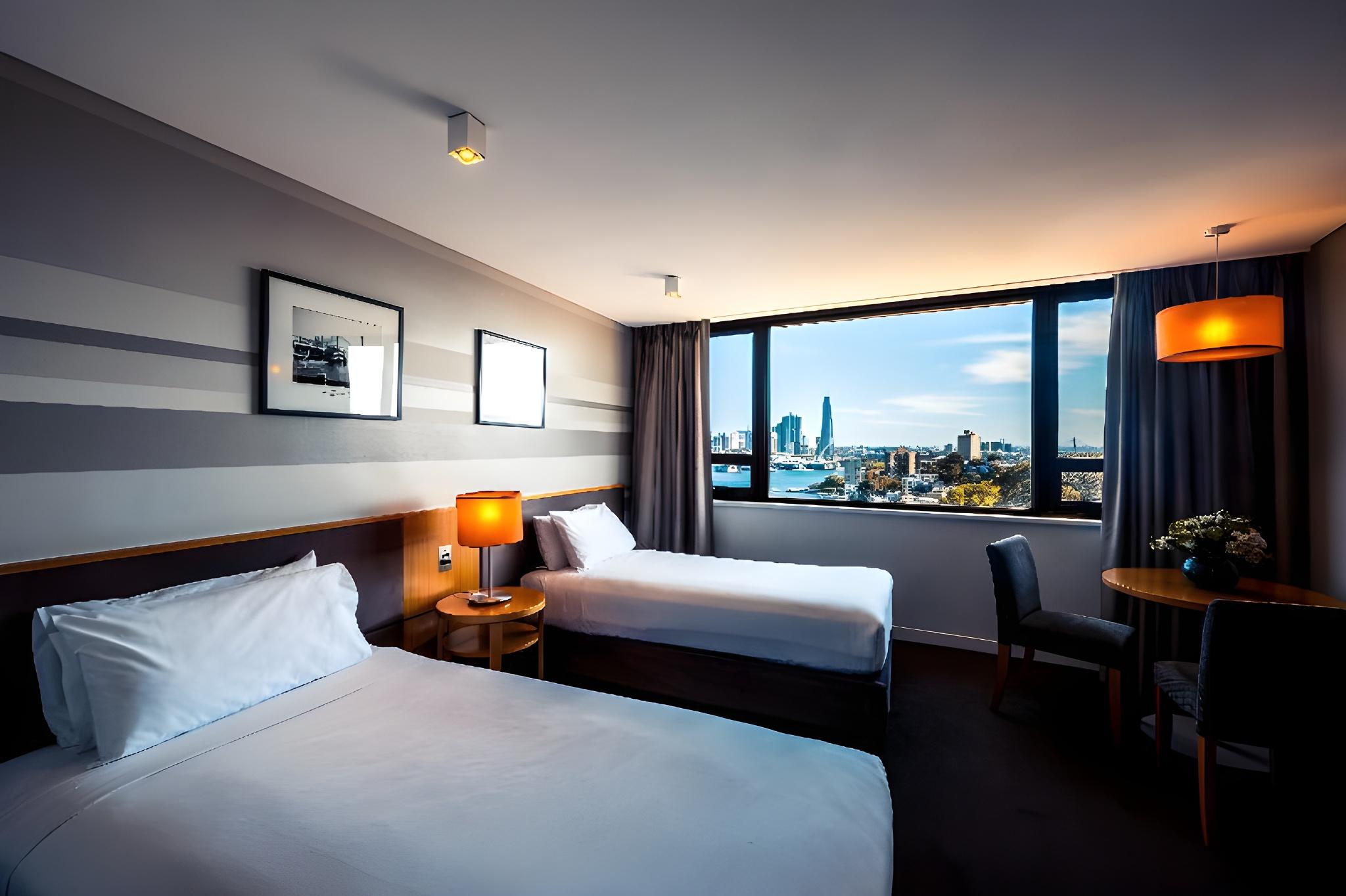 Room, King Bed, Harbour Bridge View