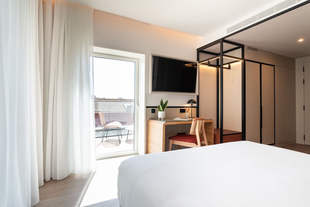 Superior Terrace Room