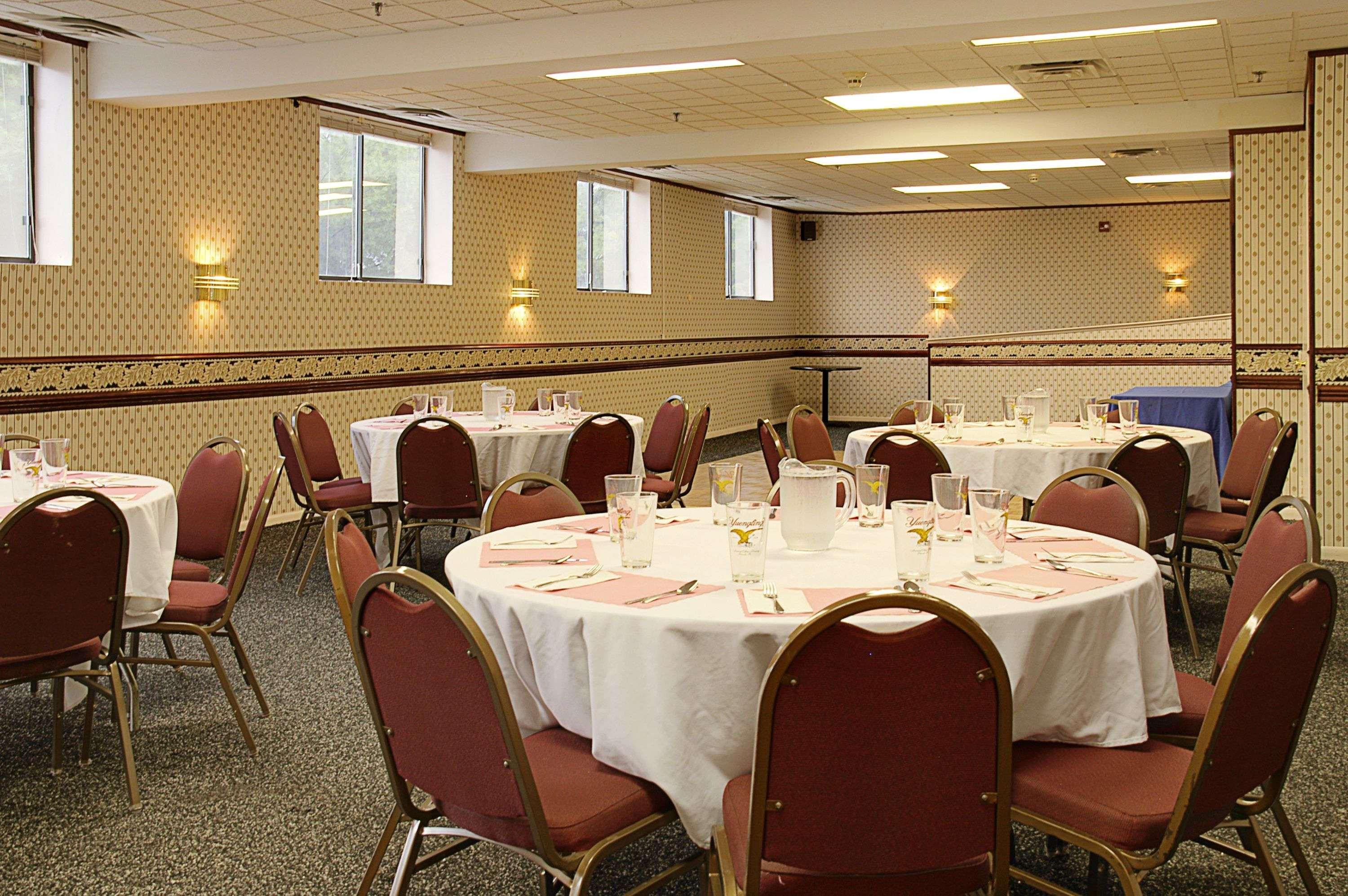 Days Inn by Wyndham Hillsborough 30/40