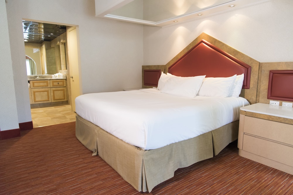 Paradise Stream Resort 12/66