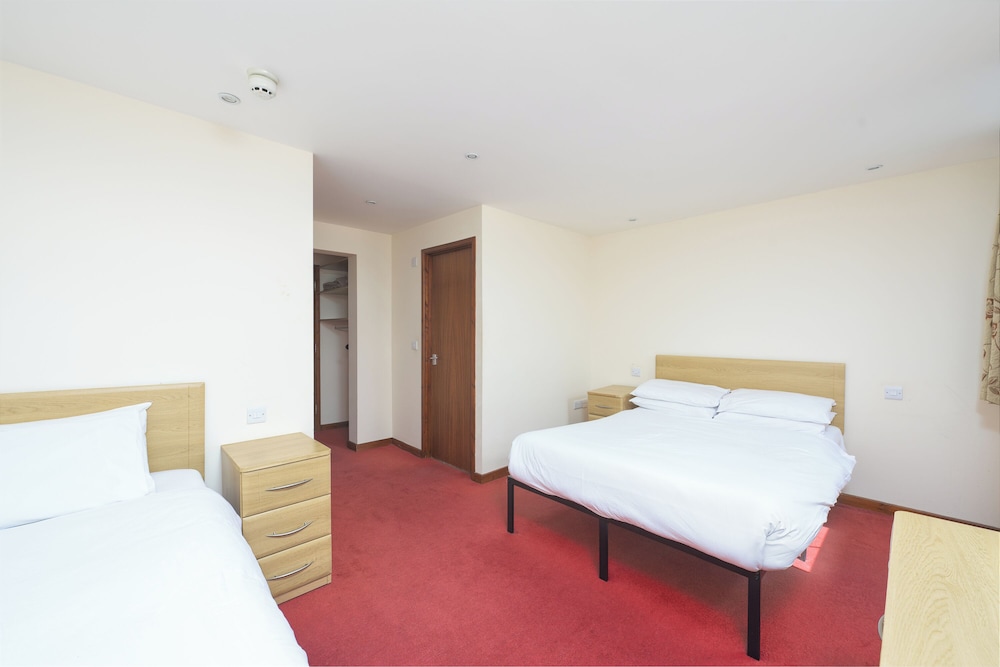 The Sandringham Hotel 10/48