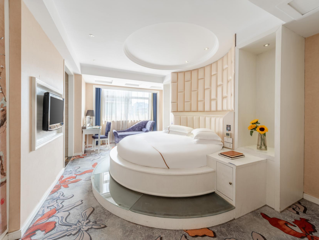 Yiwu Lingshang Hotel 47/48