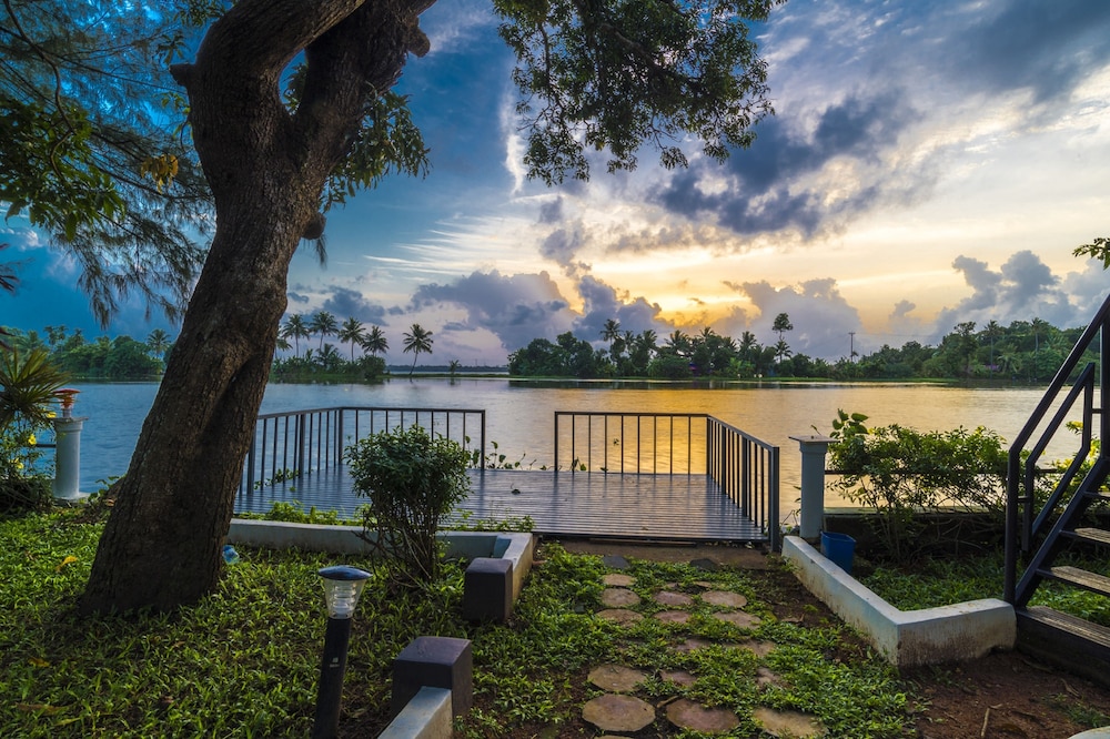 Lake Haven Island Resorts 23/34
