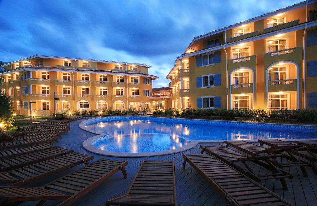 Blue Orange Beach Resort 39/42