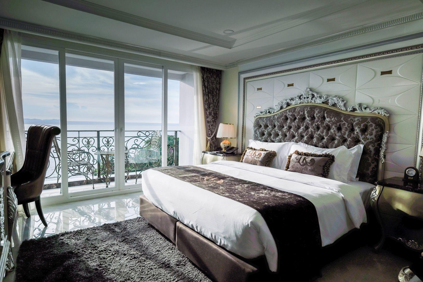 Deluxe, Double or Twin Bed, Sea View
