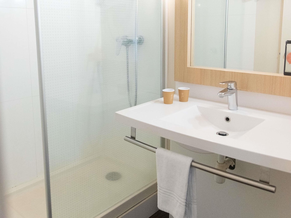 IBIS STYLES CHINON 66/67