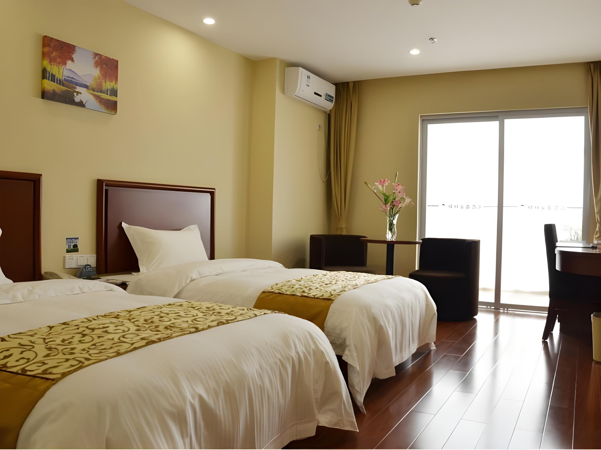 ROOM, TWIN BEDS