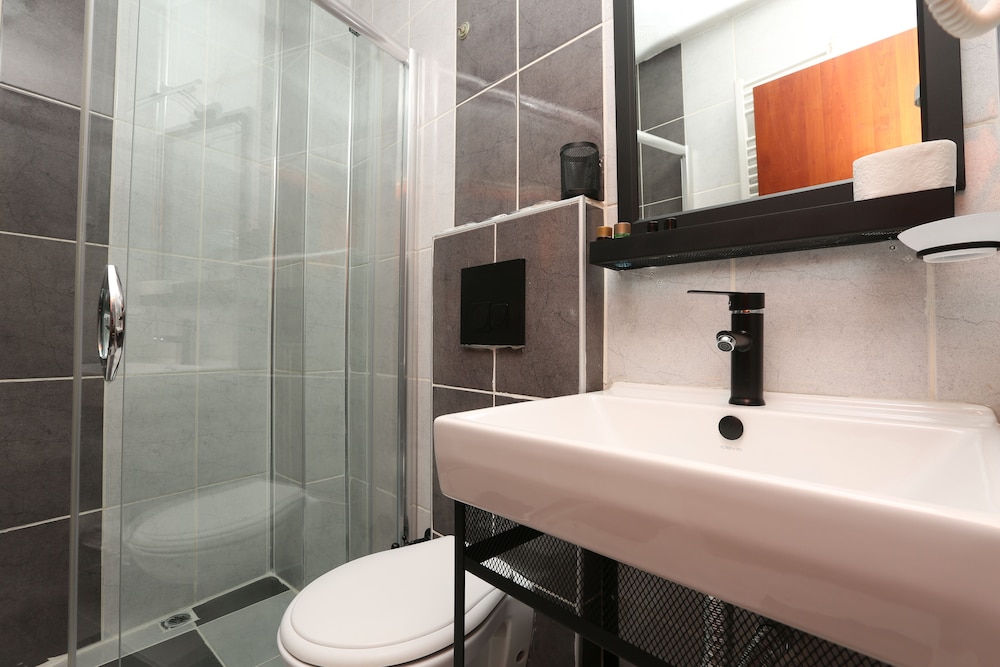 Azze Hotel 45/47