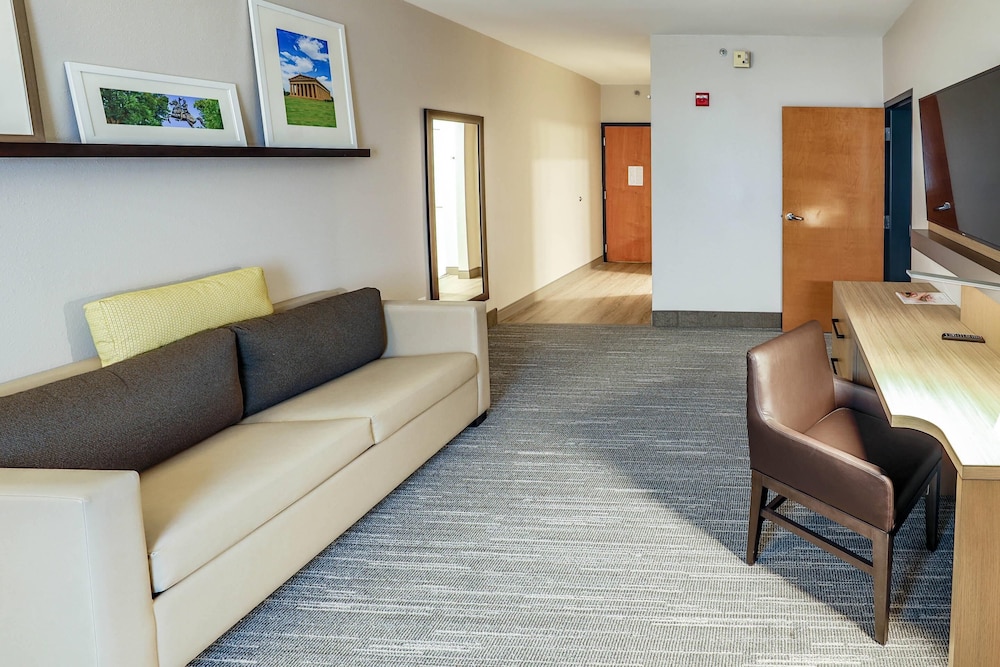 Country Inn & Suites By Radisson Nashville Airport TN 47/70