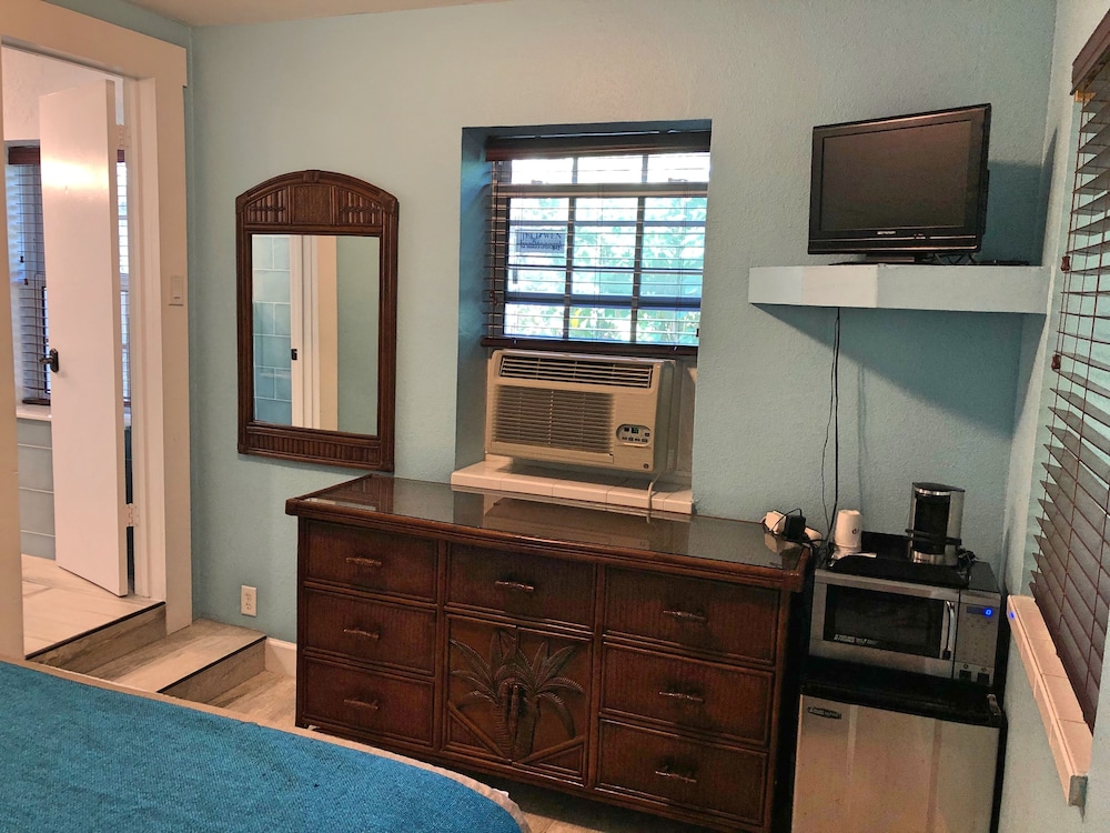 The Pelican Key Largo Cottages 49/76