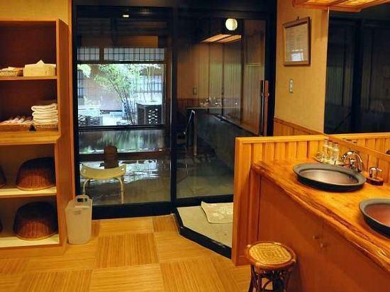 Tsuruya 18/18