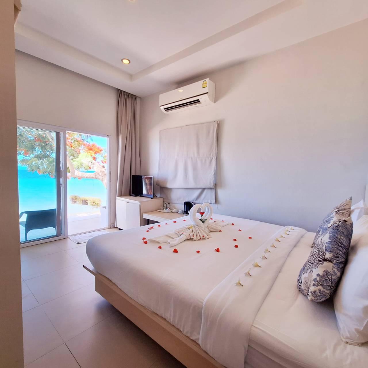 Superior, Double Bed, Beach Front