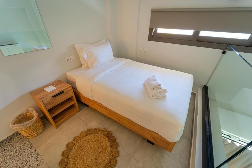 Niso Skiathos 76/103