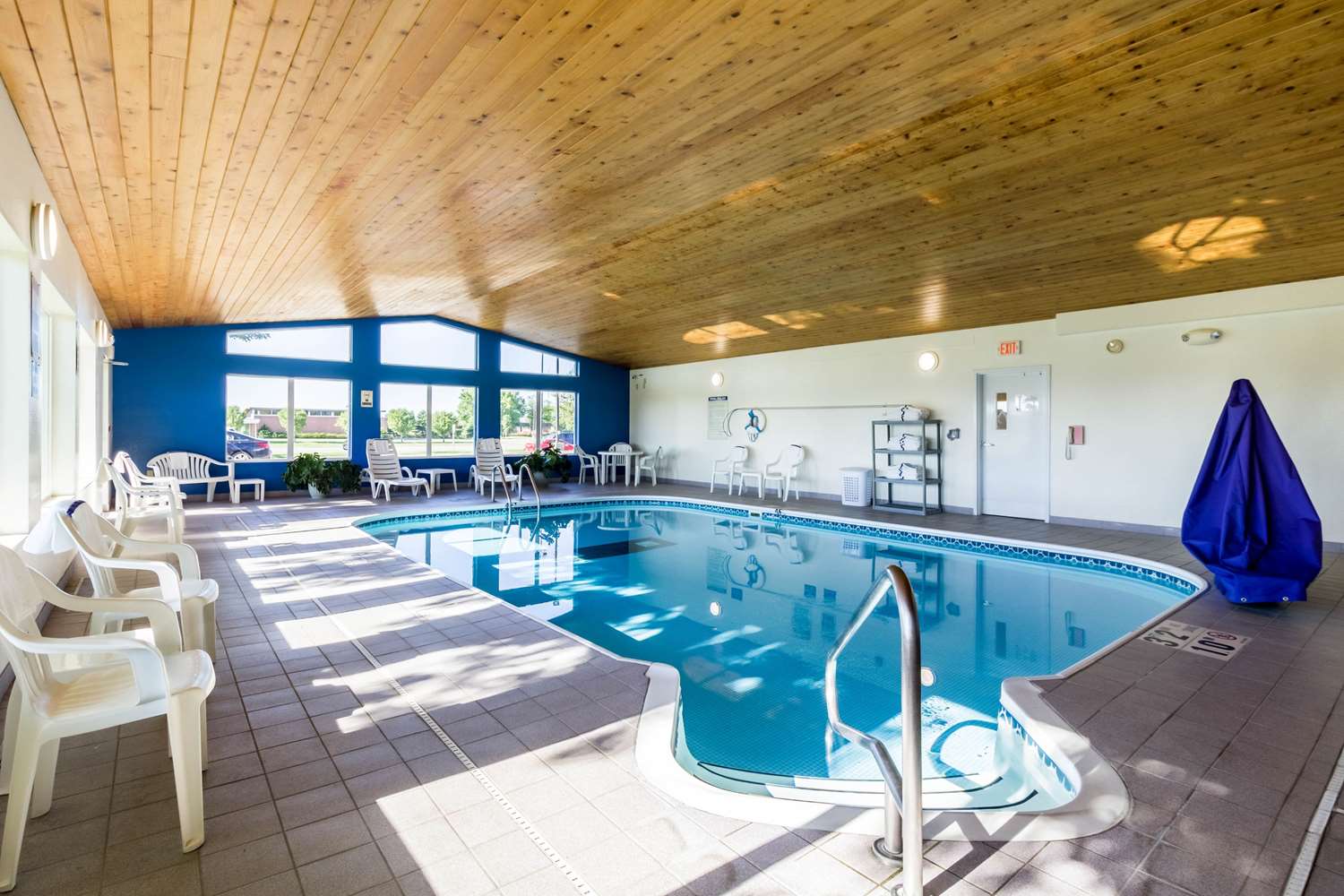 swimming pool spa