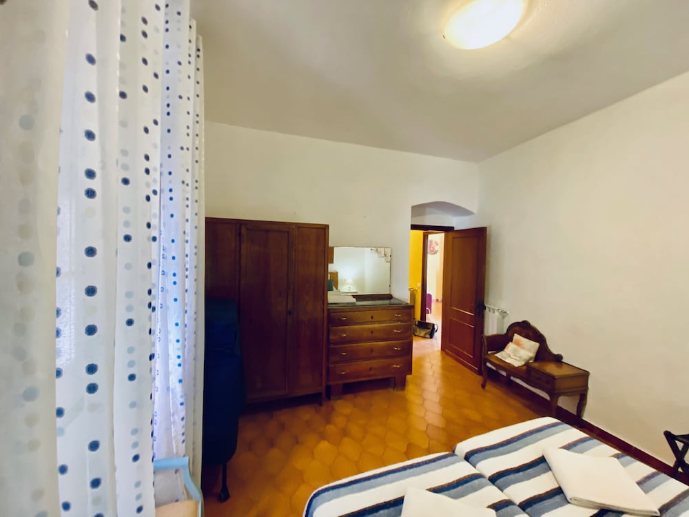Giovanni Rooms Manarola 29/49