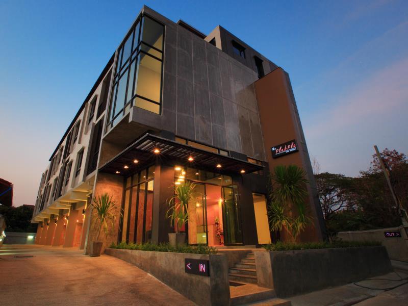The Plubpla Serviced Apartment 3/42