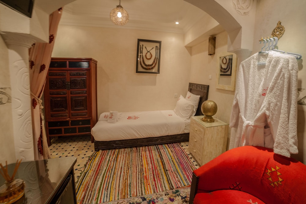 Riad Ikalimo 1 10/50