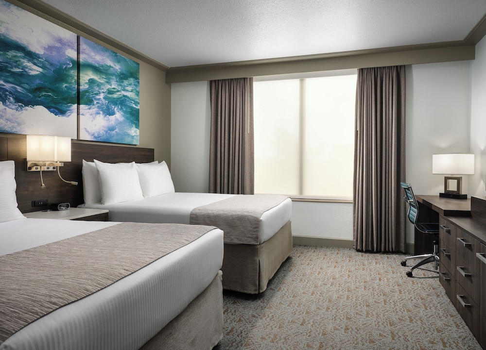 DELUXE, SUITE, 2 QUEEN BEDS
