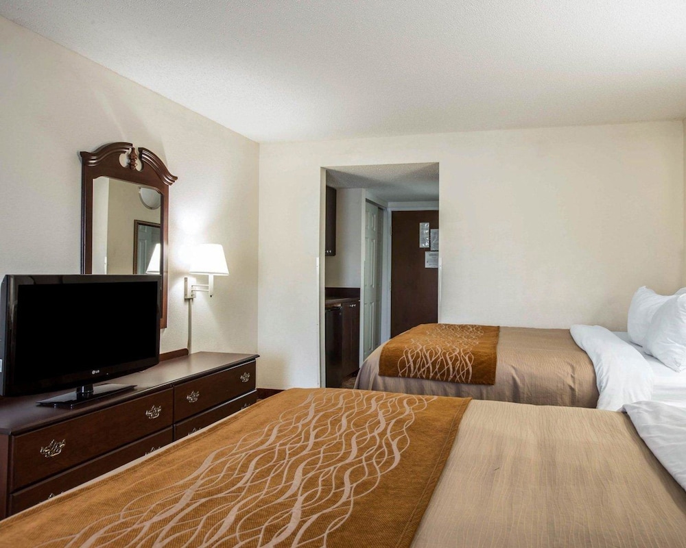 Comfort Inn and Suites at I-85 24/49