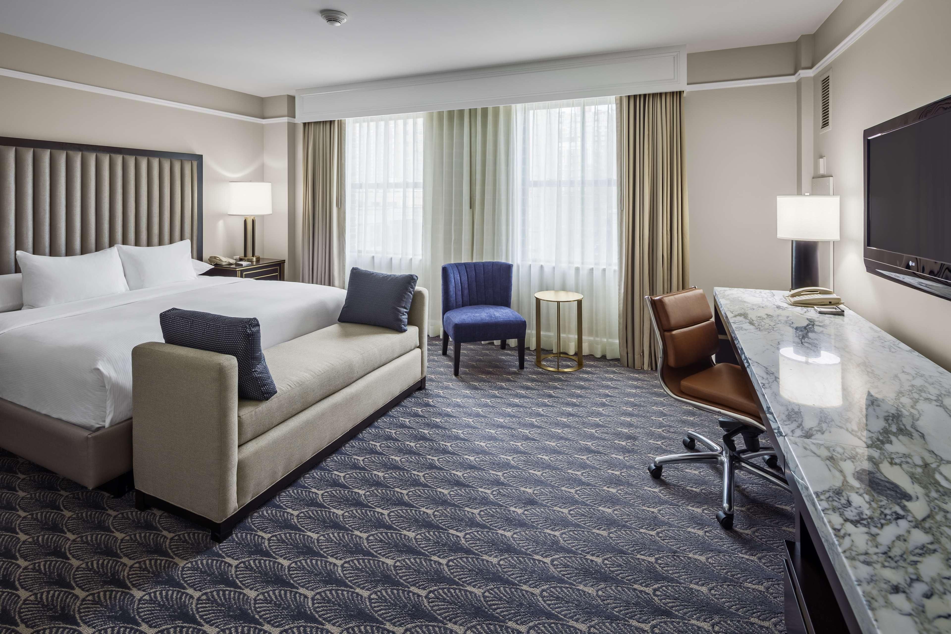 ROOM, KING BED