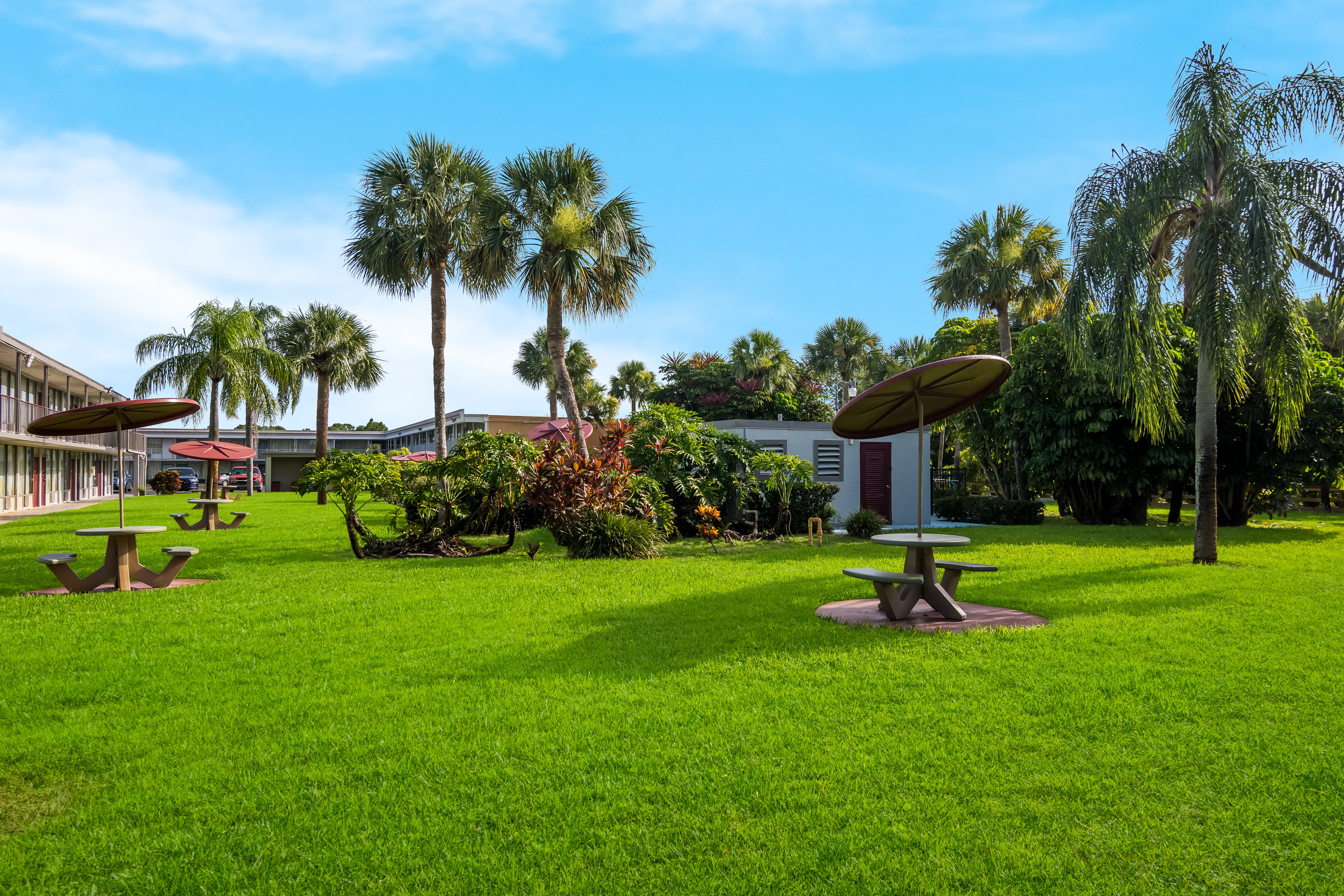 Studio 6 Vero Beach, FL 21/34